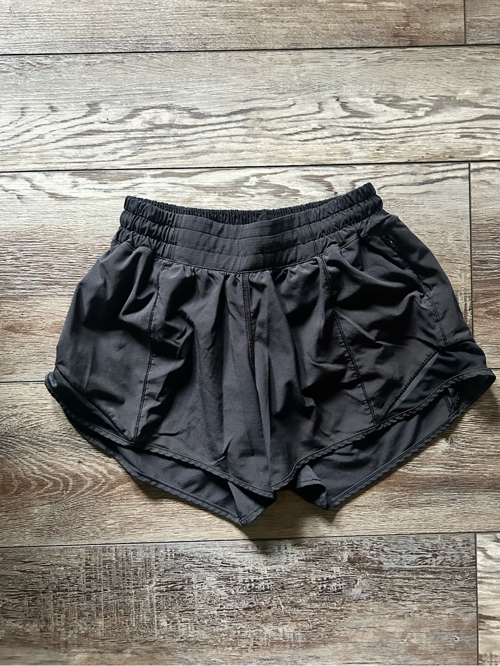 lululemon athletica hottie hot shorts